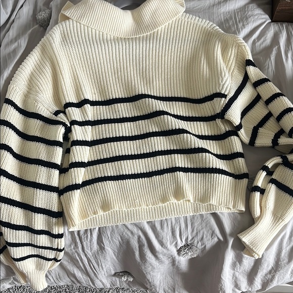 BRAND NEW WITH TAGS!! cropped alter’d state sweater - Picture 2 of 5